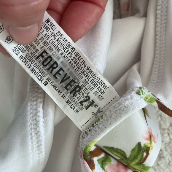 FOREVER 21 CHERRY BLOSSOM DESIGN DEEP NECK PLUNGE ONE PIECE BATHING SUIT SIZE LG - Picture 9 of 16